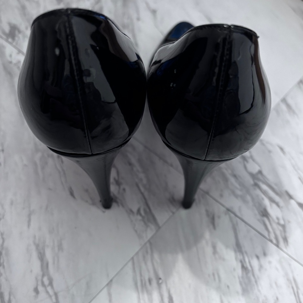 Christian Louboutin Red bottom black heels with box Size: 9 - Picture 7 of 13